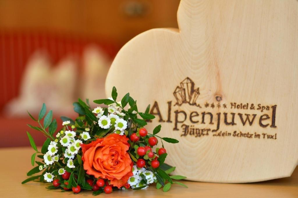 Hotel Alpenjuwel 4 Sterne Superior Тукс Экстерьер фото