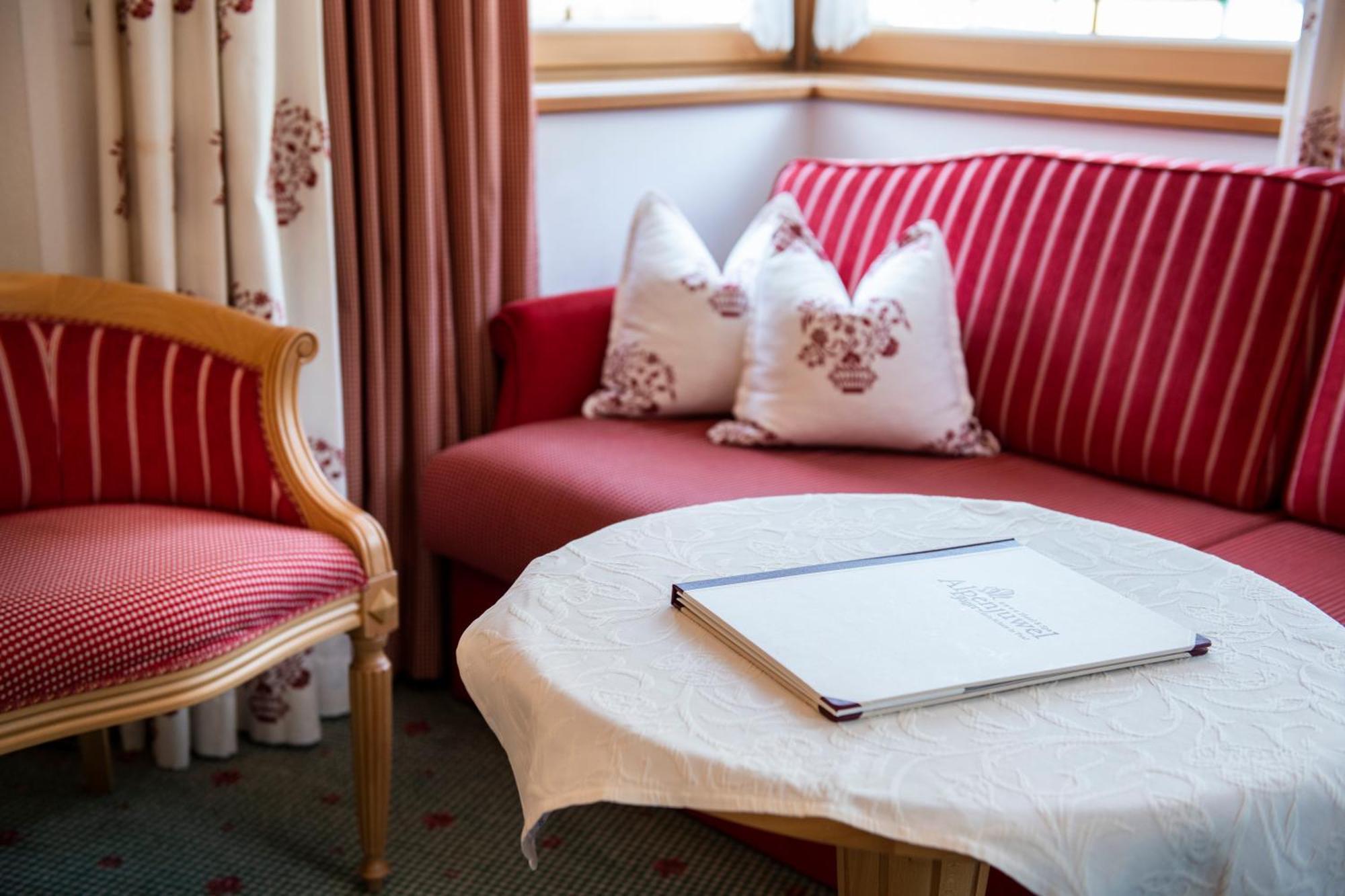 Hotel Alpenjuwel 4 Sterne Superior Тукс Экстерьер фото