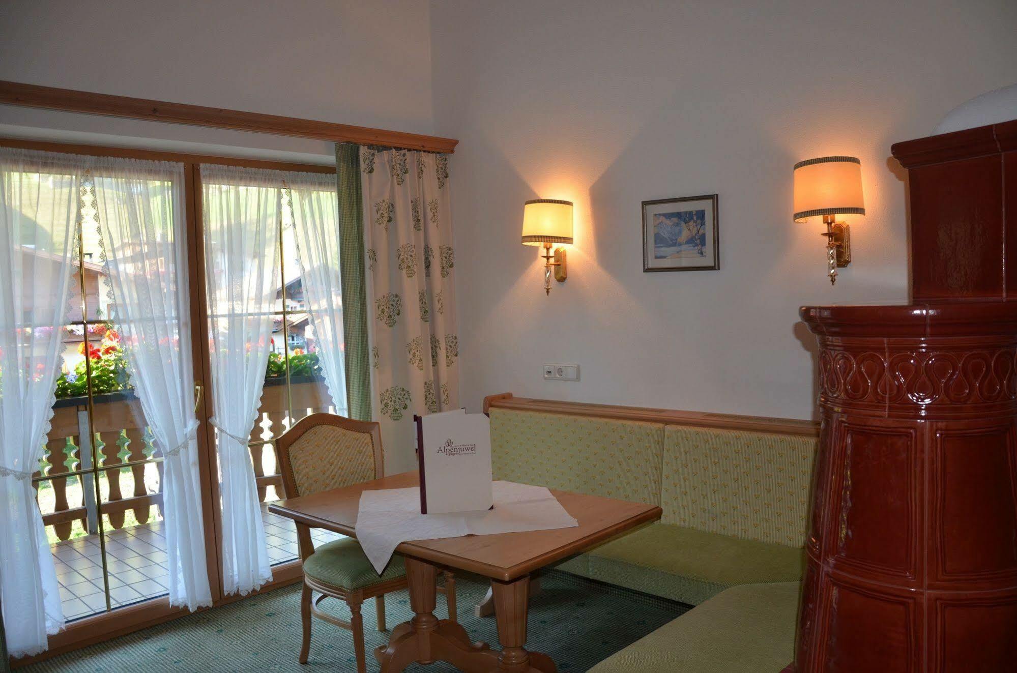Hotel Alpenjuwel 4 Sterne Superior Тукс Экстерьер фото
